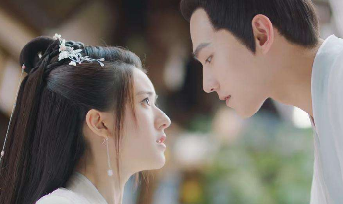 杨洋|杨洋和赵露思在一起了?我磕的cp塌房了,于途不要乔晶晶了吗?