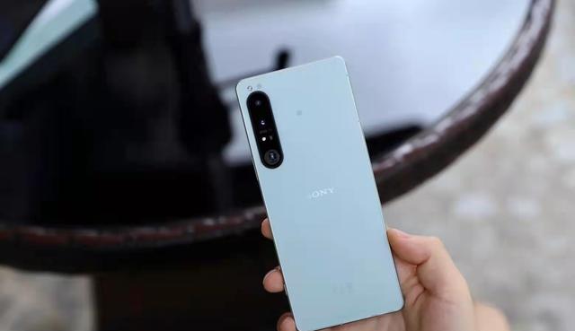 索尼Xperia|一声不吭大降1500，索尼“4nm机皇”也想挤兑国产