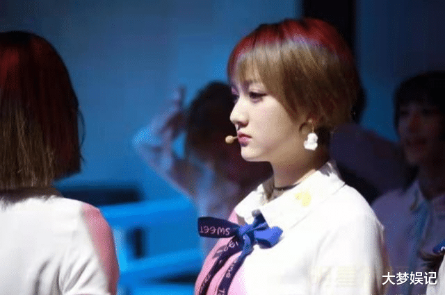 董思怡|《二十不惑2》大宝董思怡愈来愈瘦,面尖尖还有蚂蚁腰