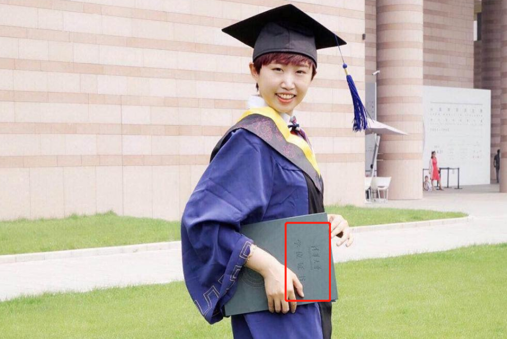 郭跃|最年轻世界冠军，26岁巅峰年纪退出国乒，如今华丽变身成知性美女
