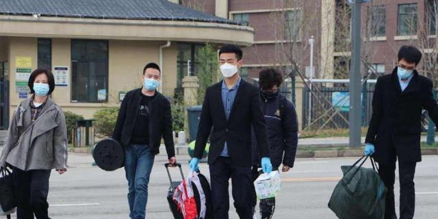 |国内“小留学生”有48万，家长无非都是这三类人，原因惹网友热议