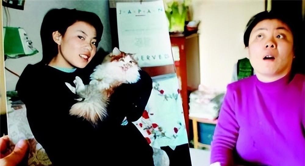89年姐姐北大坠崖,5年后妹妹在清华被投毒,父母:是谁害了她们