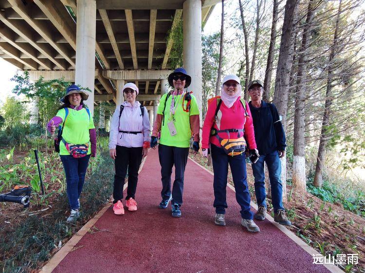 徒步|走滇越铁路、游走山水间，我们用36次徒步活动，与2022相拥