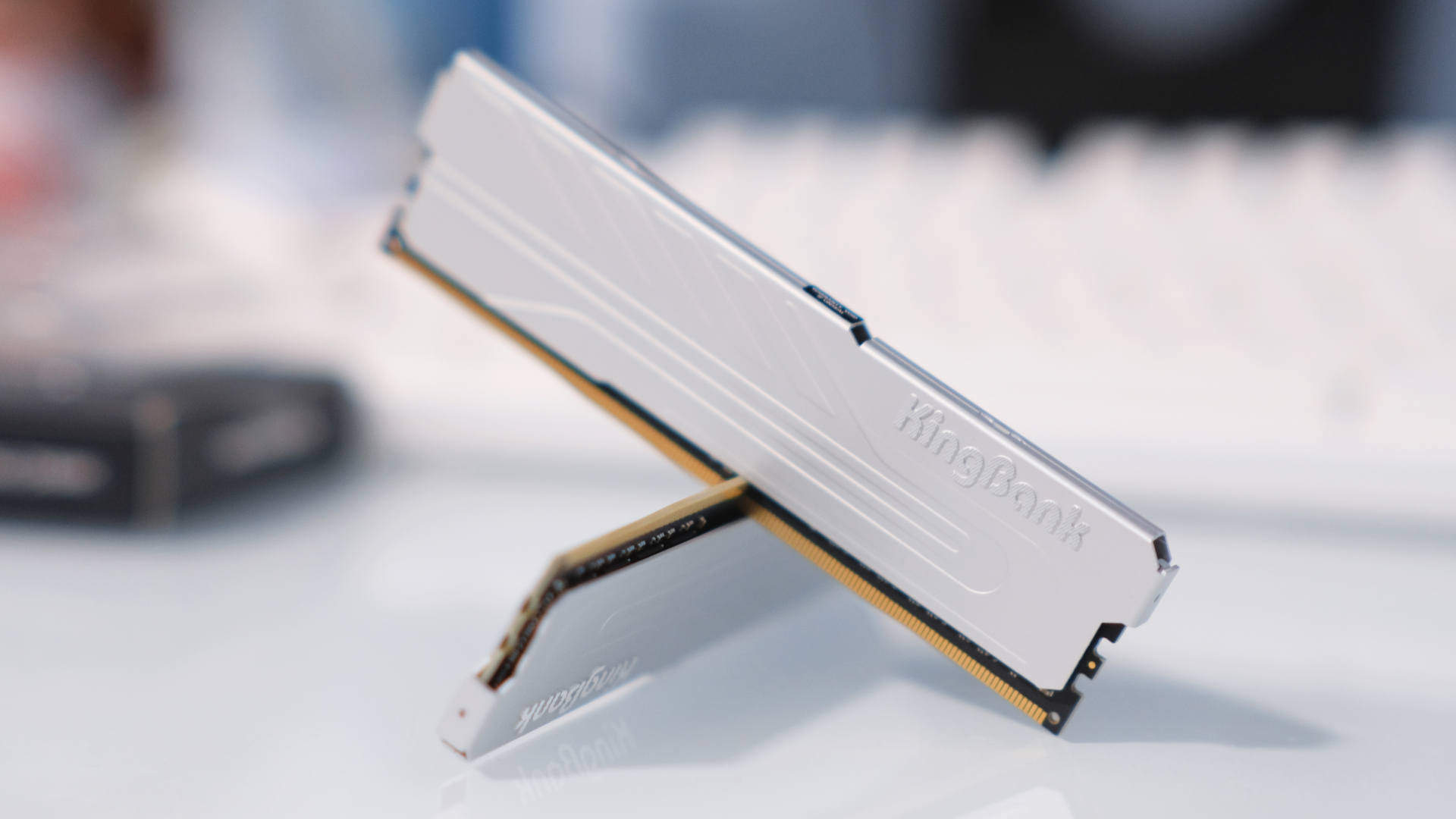 bilibili|不怕大厂着火！中国自己的纯国产内存来了，金百达黑爵战甲内存条