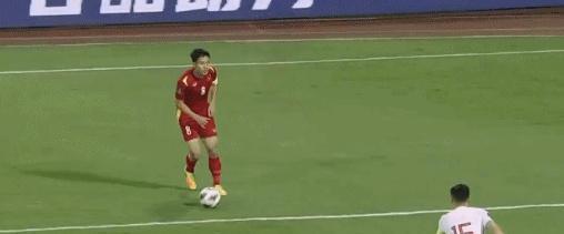 国足|女足回国第二天，李霄鹏重大决定，国足最大水货将被淘汰出局
