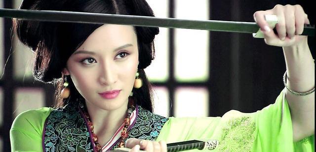 娱乐圈|娱乐圈撞名有多尴尬?不红的灰溜溜改名,头铁不改的事业尽毁