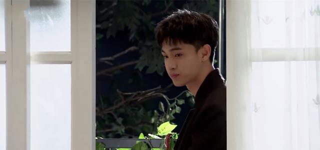 秦霄贤|德云社秦霄贤发文，用光剑变身兑现承诺，粉丝：啥时候回归小剧场