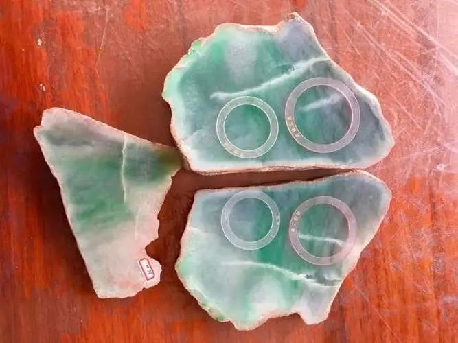 蚌埠市博物馆|白岩沙翡翠原石皮克整体分析