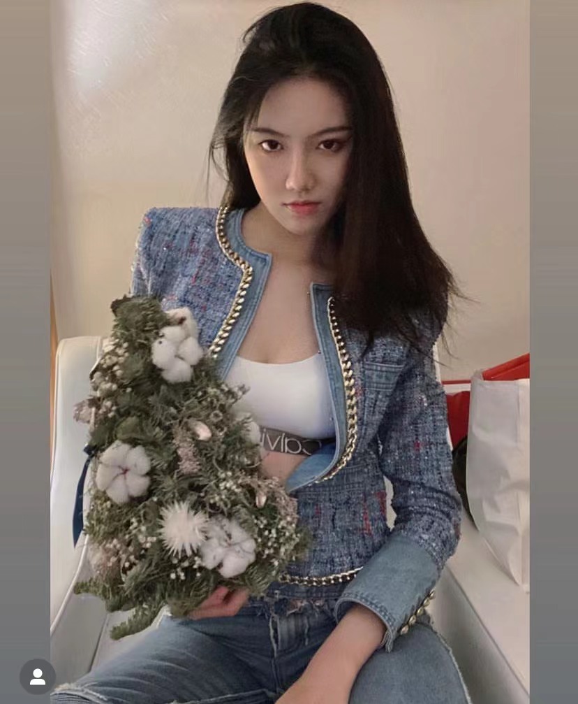 曾志伟|曾志伟回应拥吻26岁辣模:根本不认识对方,只是一个礼貌性动作