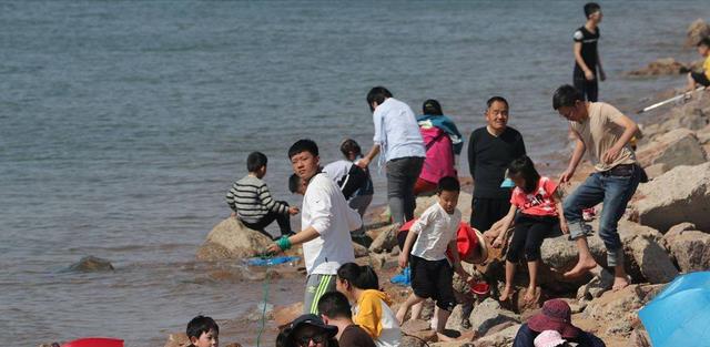 剑与远征|钓鱼人的最高境界！你们的女朋友行吗？网友：爱情最初的样子