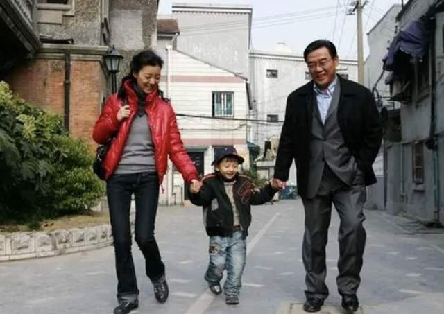 王丽云|66岁戏骨王丽云太朴素,穿59元连衣裙录节目,降价9元后又买一件