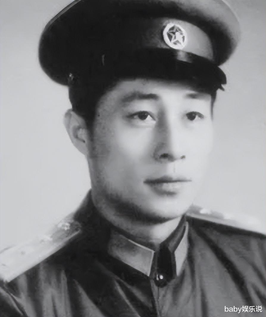 王心刚|著名演员王心刚：一代人的男神，与发妻携手到老，如今过得如何