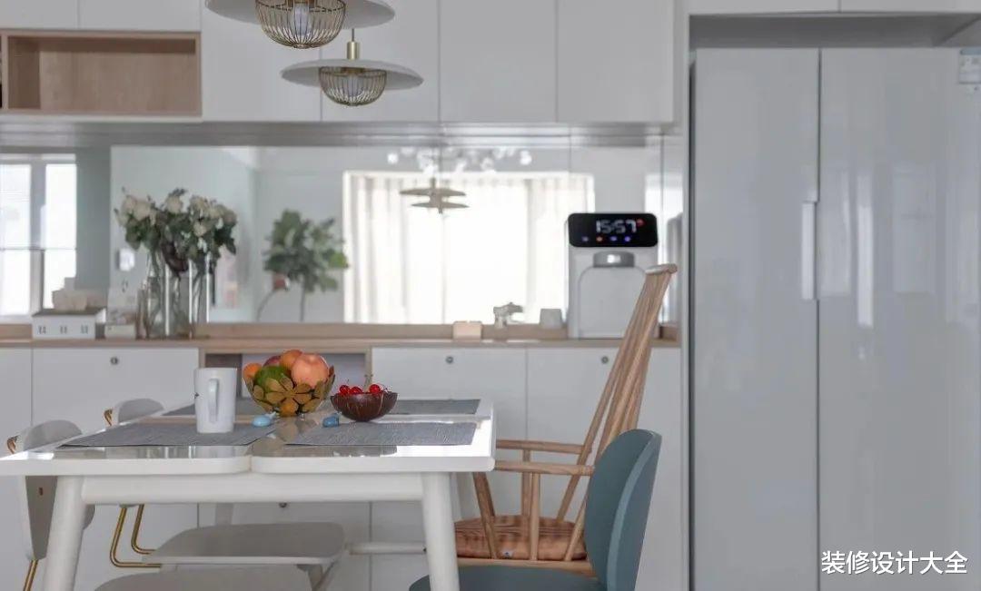 130平北欧风，带玻璃隔断、休闲阳台，不仅颜值高，实用性还强！