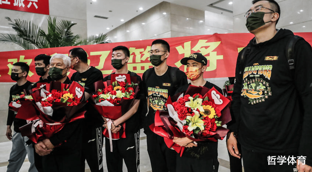 辽宁男篮|CBA四消息！郭艾伦正式回应离队传闻，辽宁队开庆功宴伙食很丰富