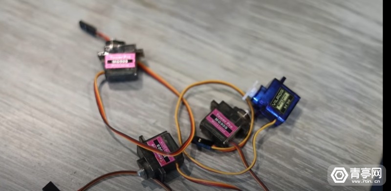 VR|成本60美元,教你DIY一套VR力反馈手套