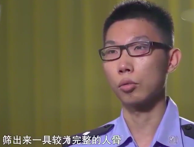 儿子失踪19年,父母改造厕所发现尸骨,儿媳:当初我埋深点就好了