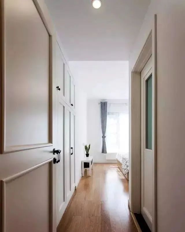 我的96平三室新房,装修花了10万,进门没玄关这么装才实用漂亮!