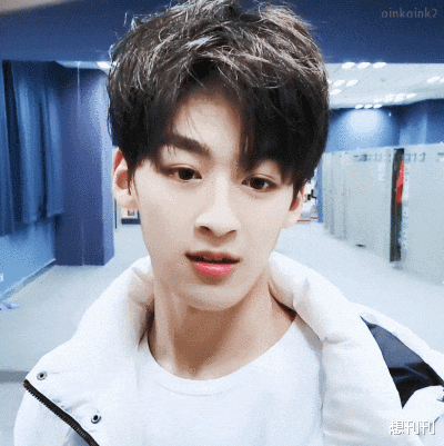 男团|浓妆男星抹去厚粉底,有人秒变路人,有人娘进骨,有人丑到不敢认