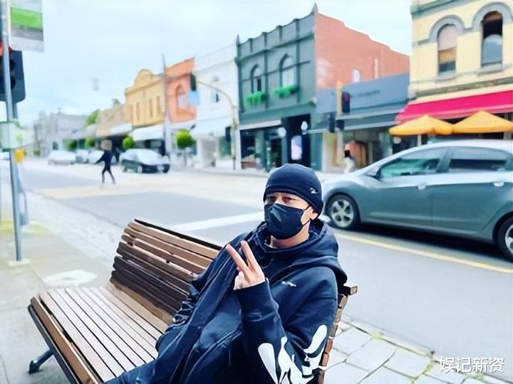 周杰伦|周杰伦线上演唱会来袭，与方文山畅聊往事，直播间点赞量突破十亿