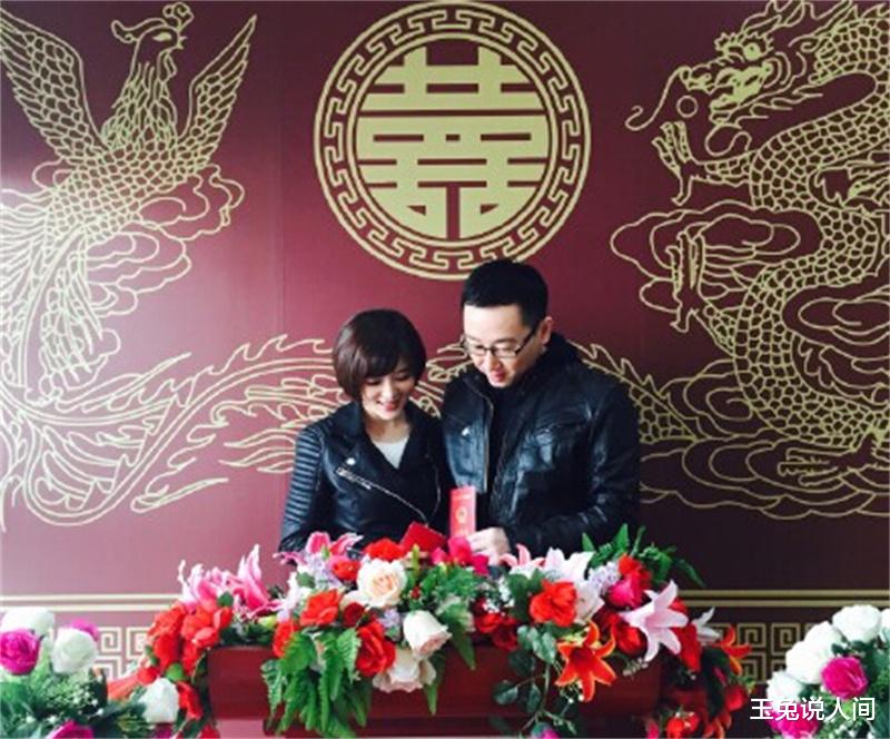 胡蝶|“央视美女主持”胡蝶:嫁大12岁的导演,孕期分居,7年后怎样了