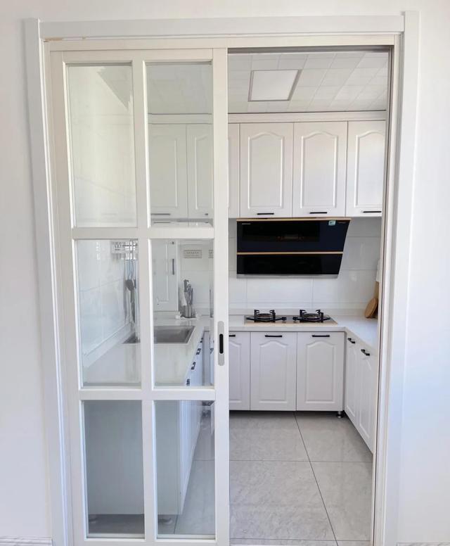 90后夫妇坚持“穷装”,120才花10W,全屋没有一丝俗气,太美了