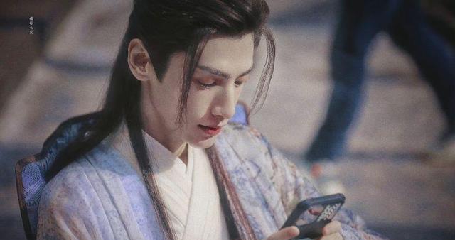 罗云熙|《长月烬明》剧透曝光，罗云熙造型再封神，网友都在等他俩二搭