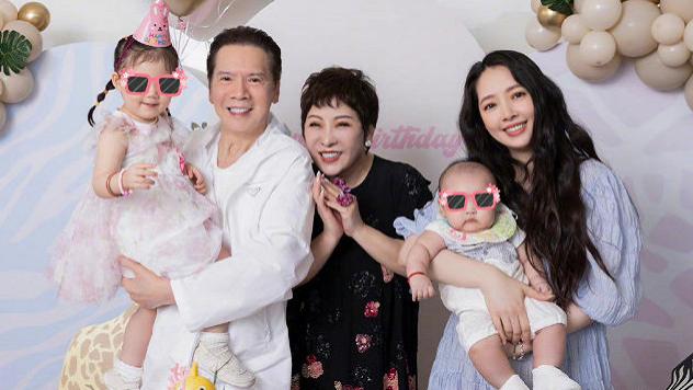 向太|向太大义灭亲，点赞网友评价郭碧婷，实锤儿子向佐出轨