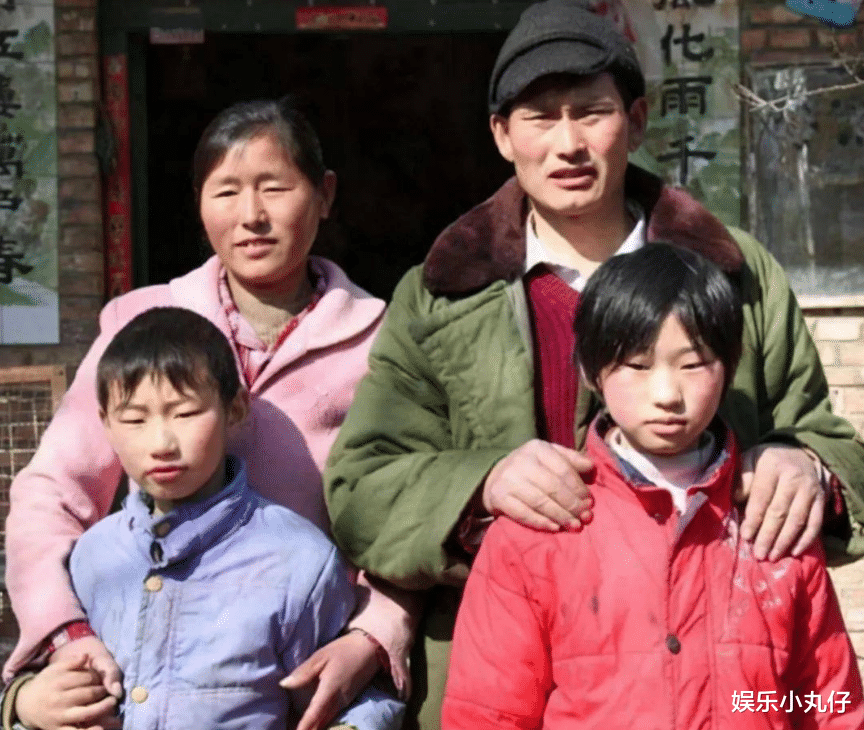 陈亚男|差距大!陈萌陈亚男同发动态,一个晒大衣嫂做饭,一个晒旅游健身