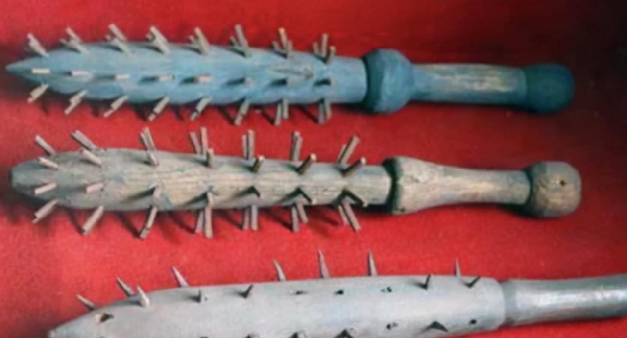 农村俗语:“厅堂不挂先祖像,院中不栽狼牙棒”,狼牙棒指的啥?