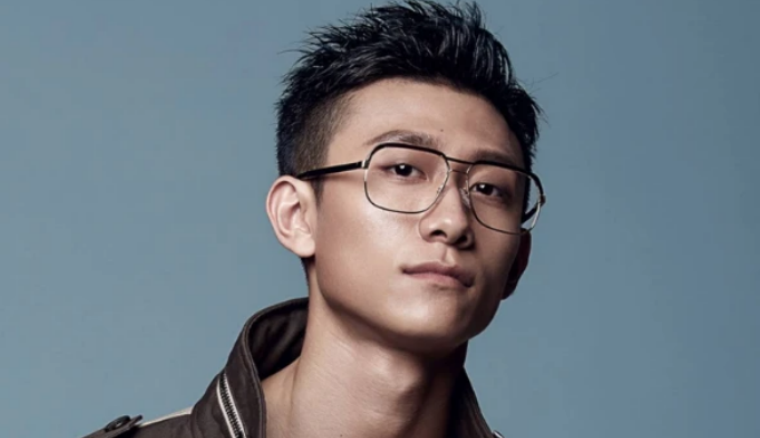 张一山|同样是演艺圈,张一山身价过亿,而他的妈妈也是区域内第一艺人