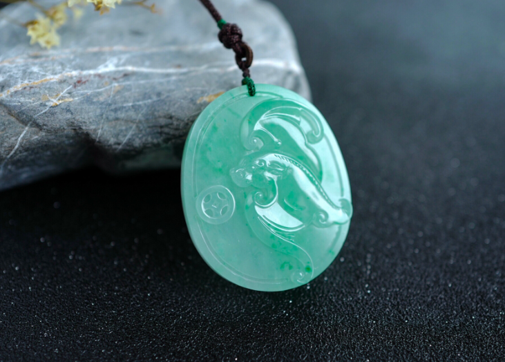 翡翠|还在找完美无暇的翡翠饰品?如果学不会取舍,那就注定会后悔