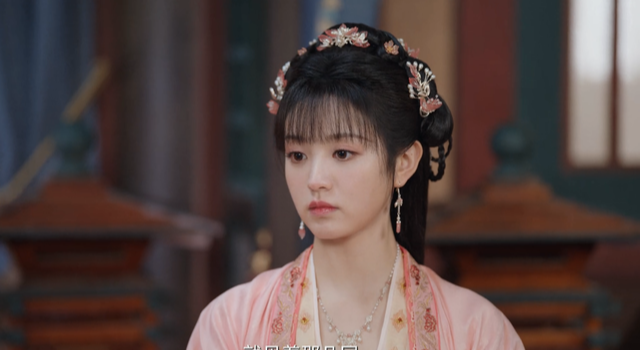 杨幂|从《爱情公寓》诺澜，到《卿卿日常》的海棠，原来十年前已是巅峰