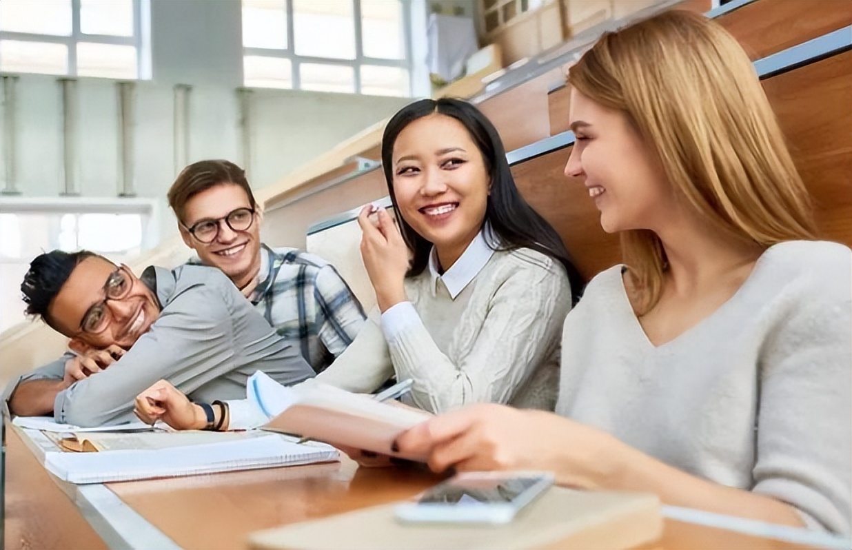 硅谷|国内为啥人才流失这么严重？47岁硅谷华裔女高管说出原因，很现实