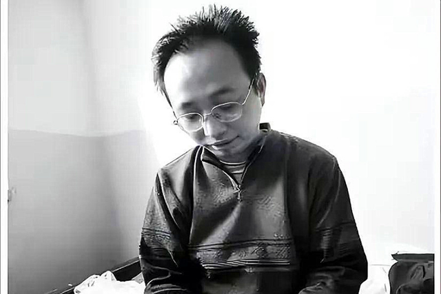 李哨兵:花40万治好女友白血病,女友偷嫁他人,300元都不肯借他!