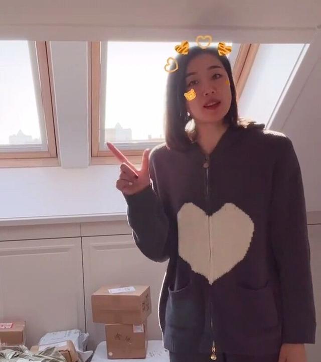 姚迪|中国女排巴黎周期主力二传姚迪今晚开直播，将送出亲笔签名排球服