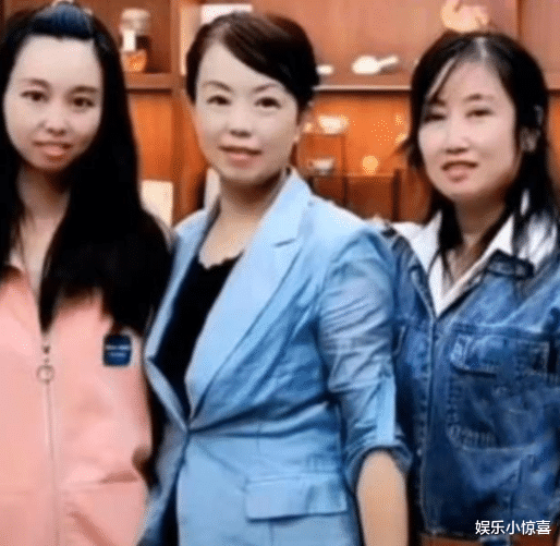 奇奇|田静晒儿女画画视频，悦悦严谨认真像许妈，奇奇变小卷毛