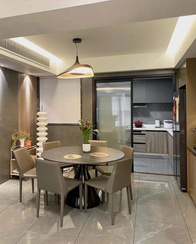 走进她家,才知道什么叫高级大方,光一个客厅就让人赏心悦目