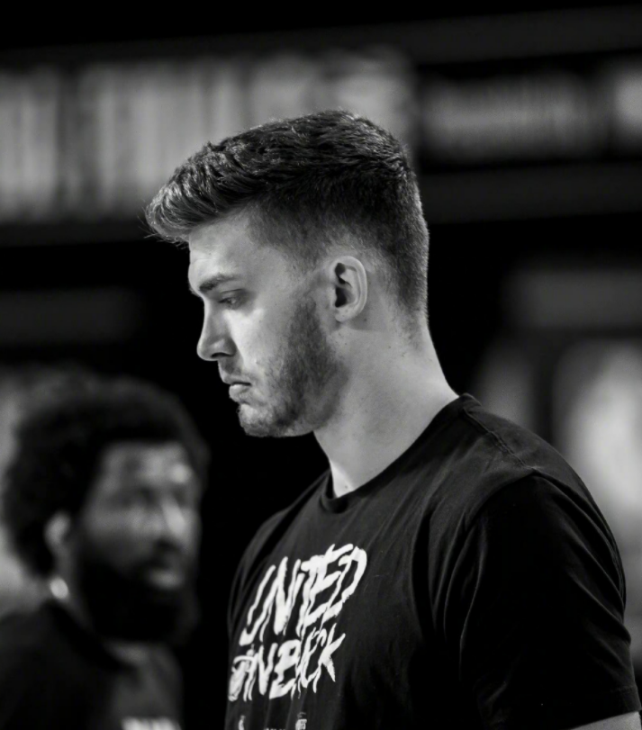 疯了吧!欧文联手东契奇?NBA又一离谱交易