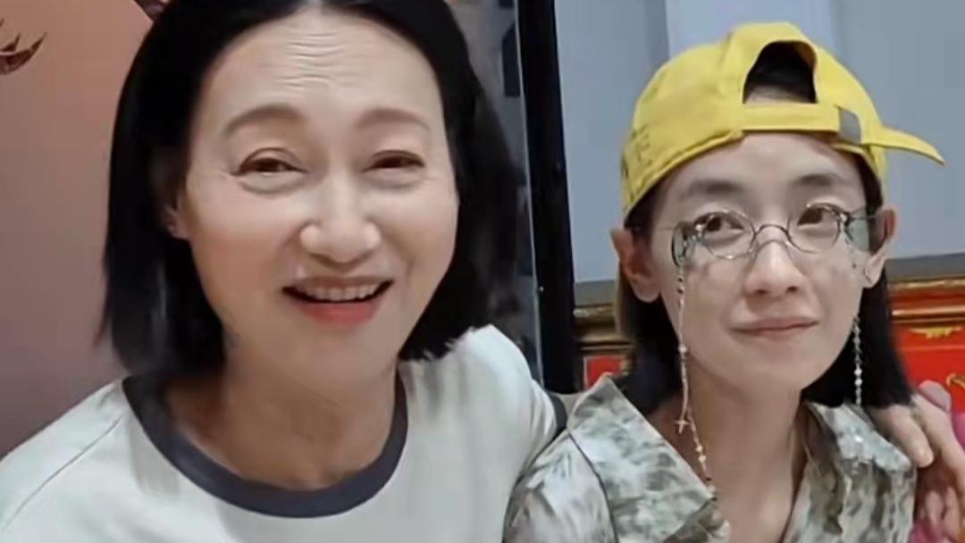 惠英红|两任影后罕同框！惠英红请客人均68元小馆，走路消食15分钟满头大汗