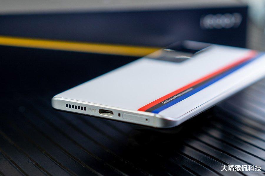 iqoo|降到中端市场,120W+12G,旗舰产品价格亲民却鲜为人知