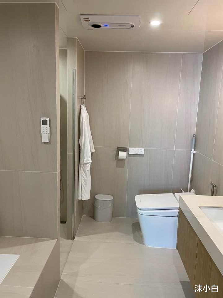 韩国中年夫妻晒出180平老精装房:日子平淡精神却自在,超治愈!