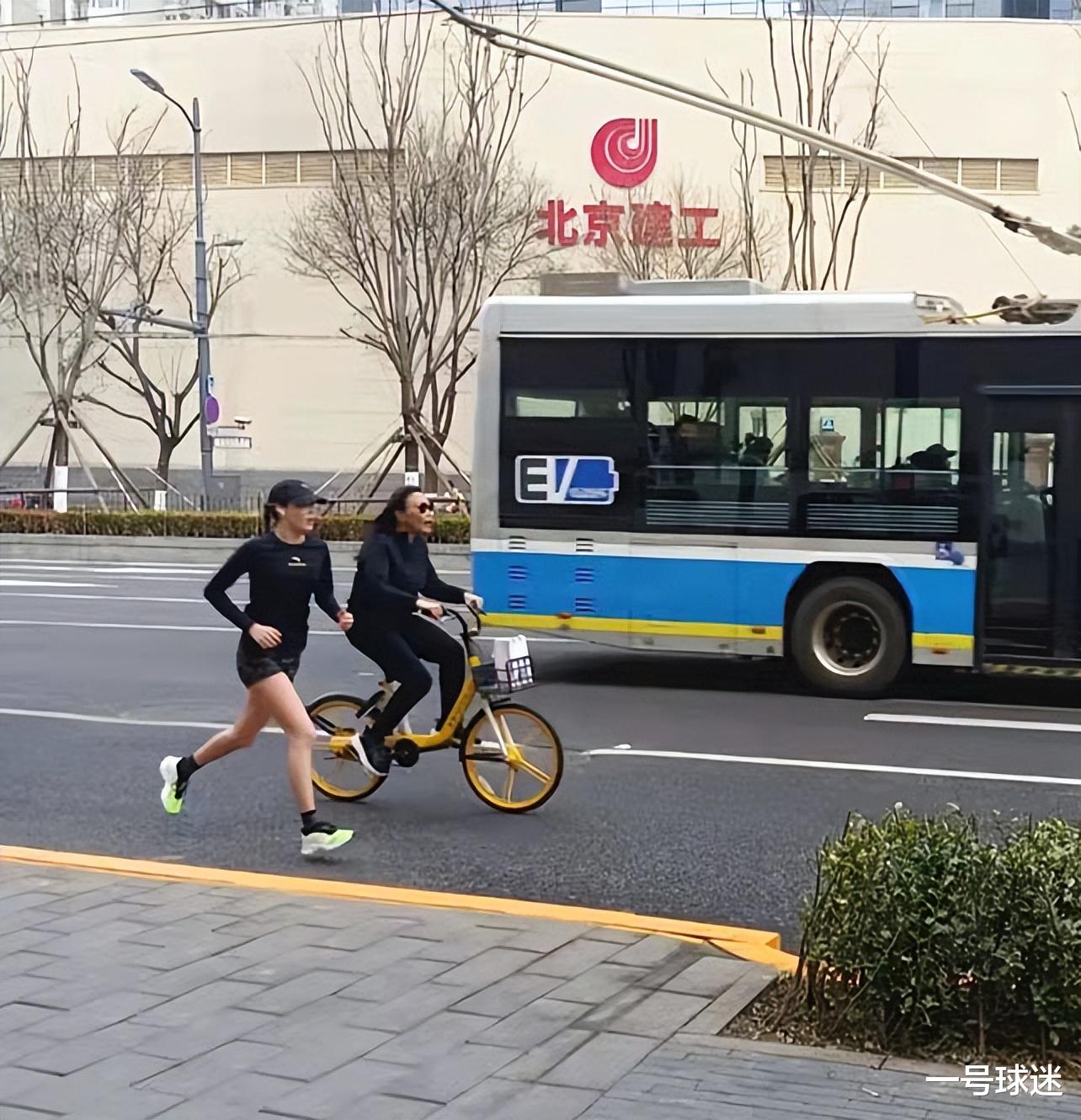 杂志|恭喜谷爱凌，登上时尚杂志封面，穿裙子，秀出身材，别有一番韵味