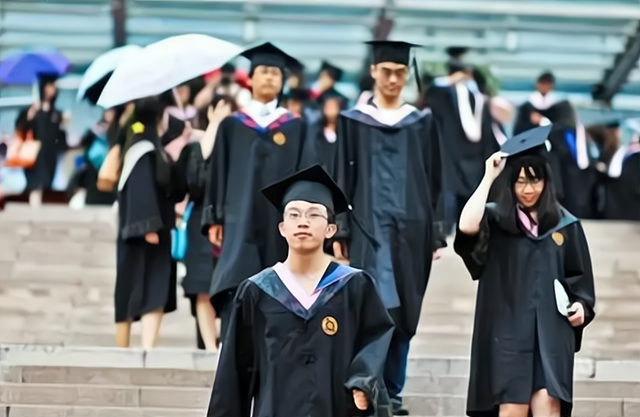 求职|简历上的一排小字，让985毕业生面试频频碰壁，现实就是如此残酷