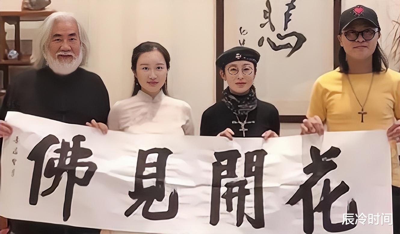 张敏|张敏：被向华胜追爱十年，54岁无儿无女，如今情感状况如何了？