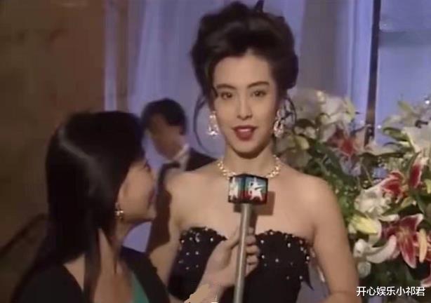 辣椒 张天爱留王祖贤同款港风发型，一个风华绝代，一个充满“风尘感”