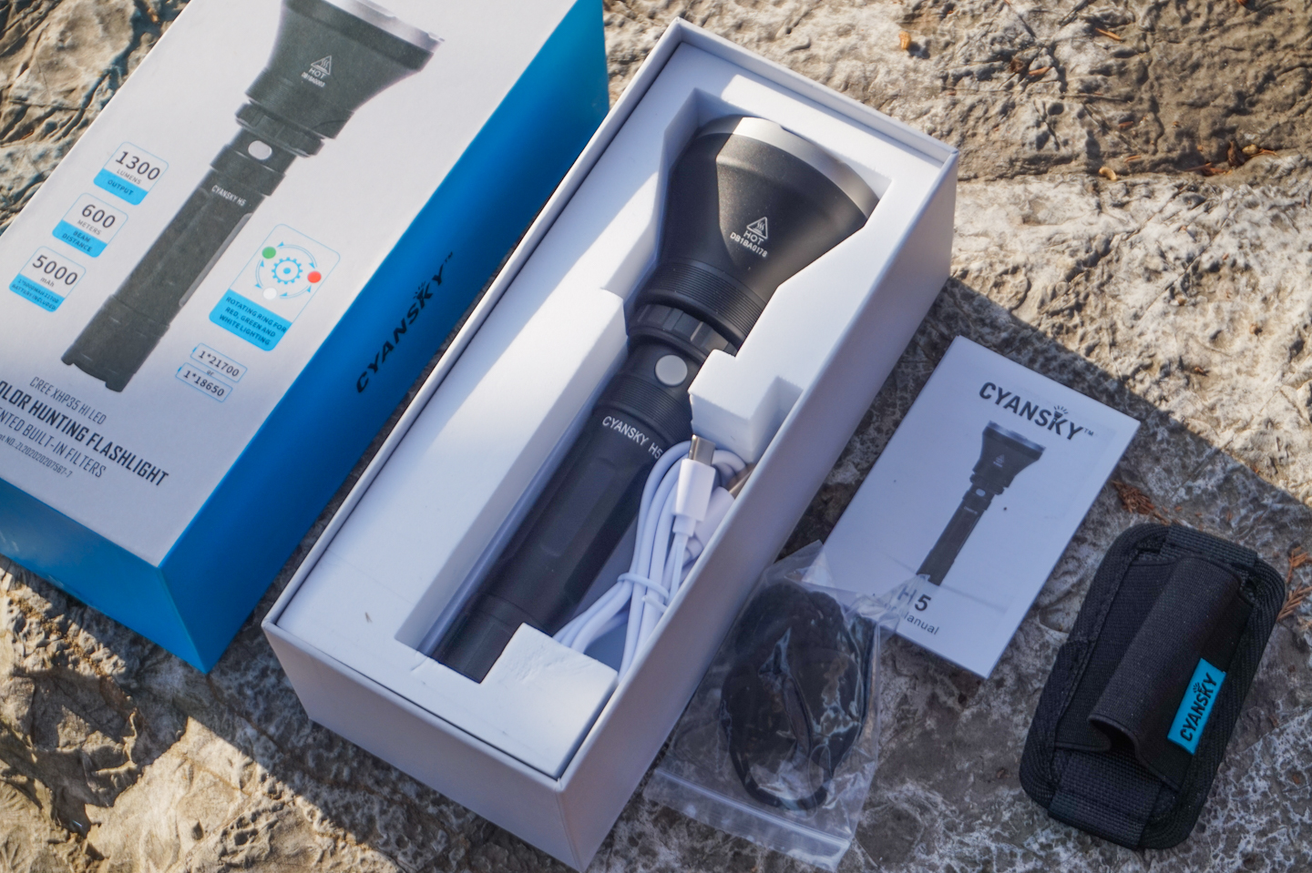 滤镜|红白绿三色变光狩猎手电CYANSKY H5