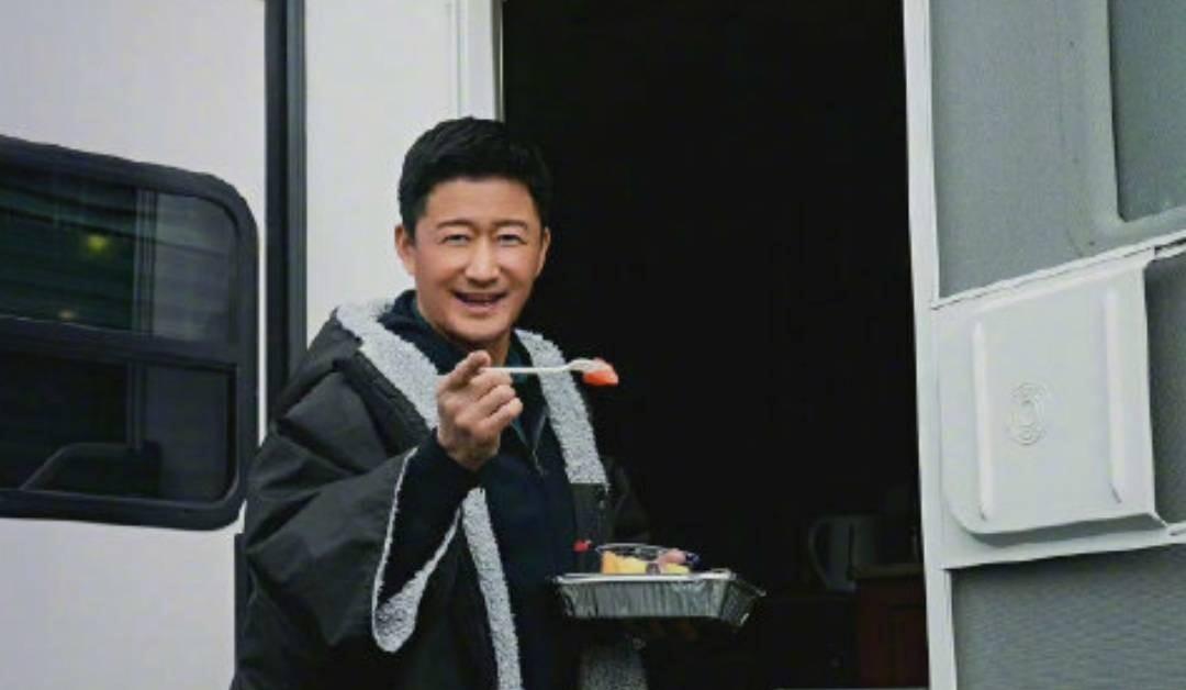 杨紫琼|59岁杨紫琼新冠痊愈后首曝近况，疑似暴瘦状态惹人心疼