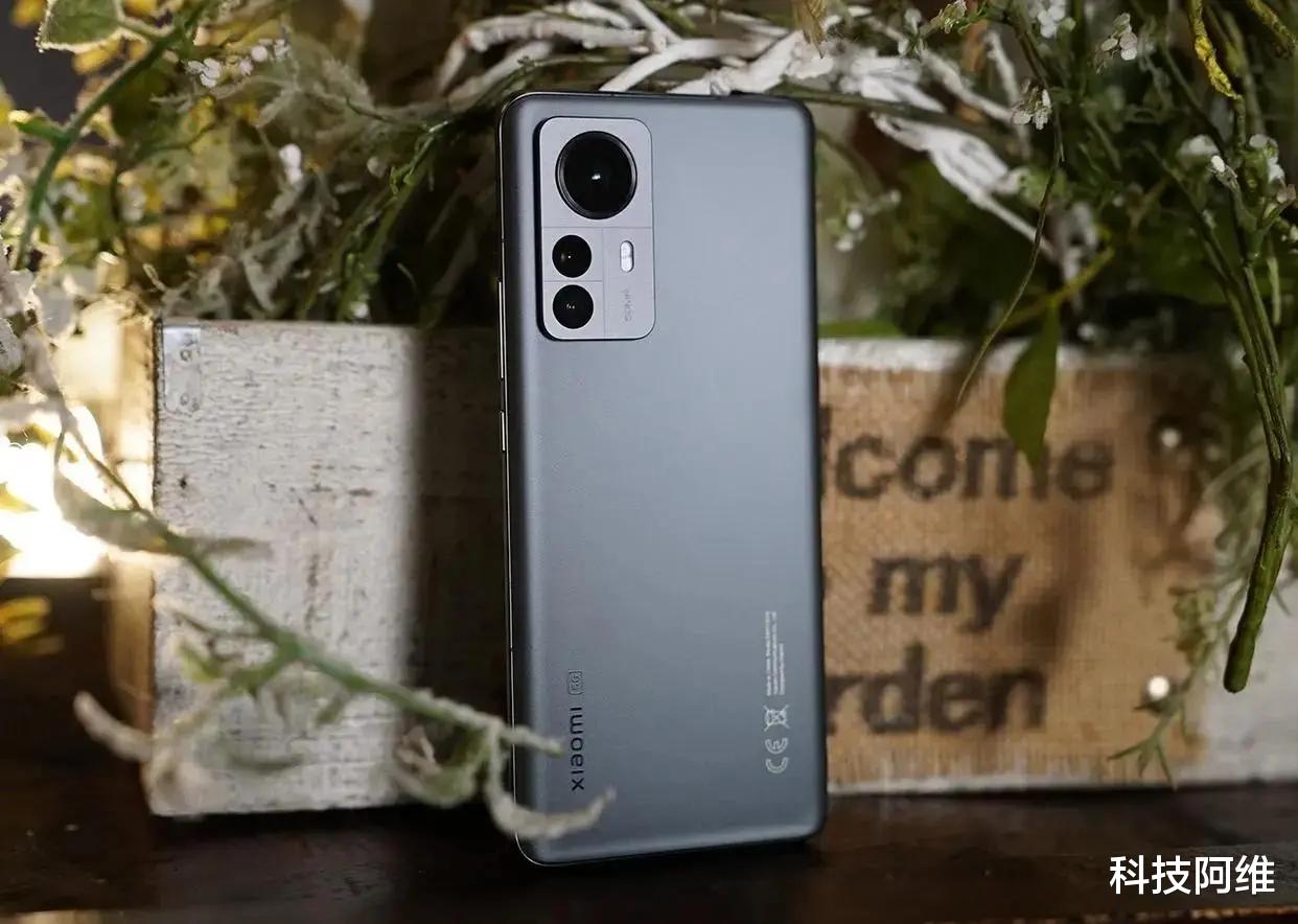 小米科技|发布一年下跌1900元,E5旗舰屏+120W闪充,小米高端旗舰加速退场