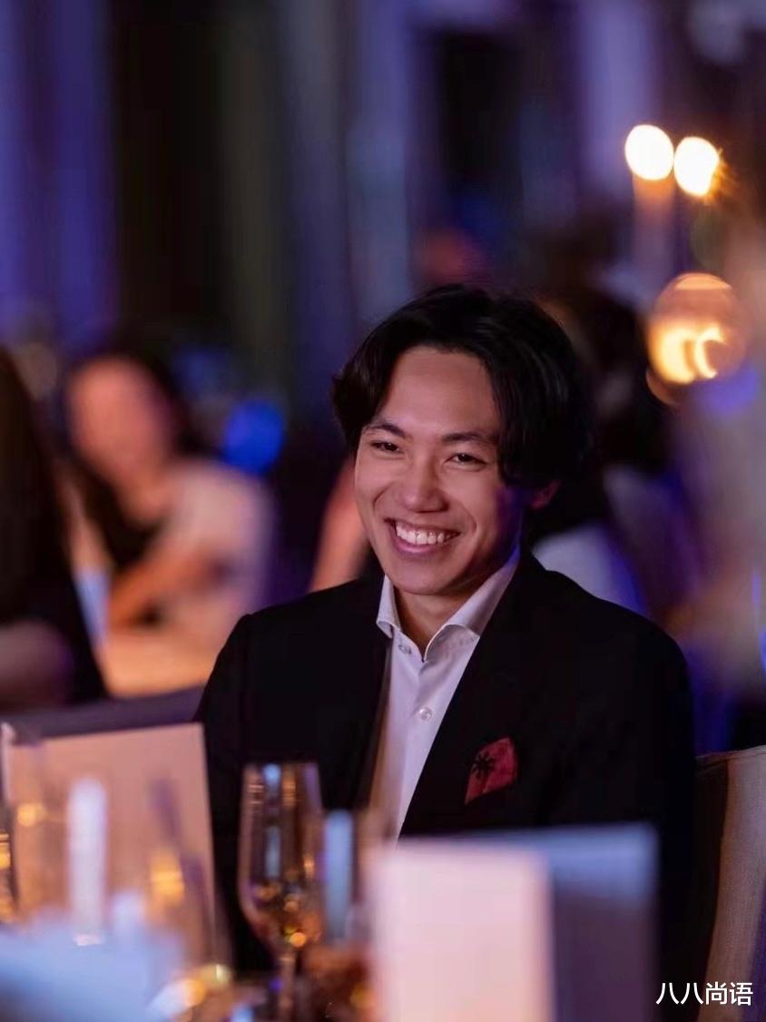 张艺谋|张艺谋儿子获耶鲁大学录取通知,其中两个名列前20,陈婷发文祝贺