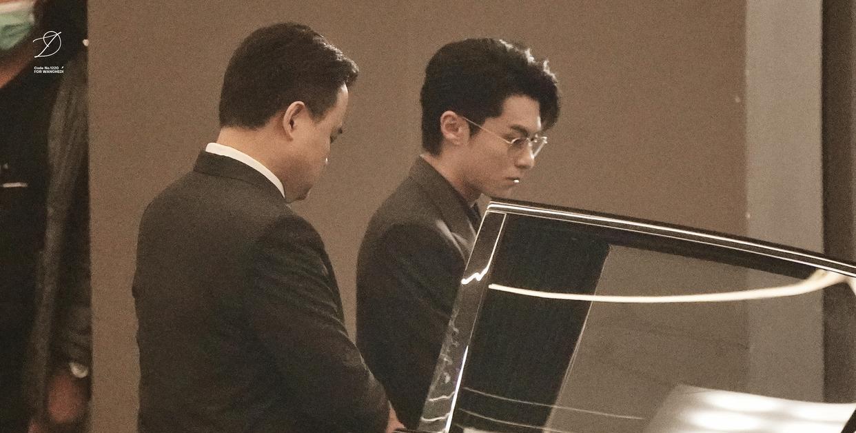 杨幂|和白鹿首搭!王鹤棣路透真的好帅,斯文败类既视感!车牌彰显身份